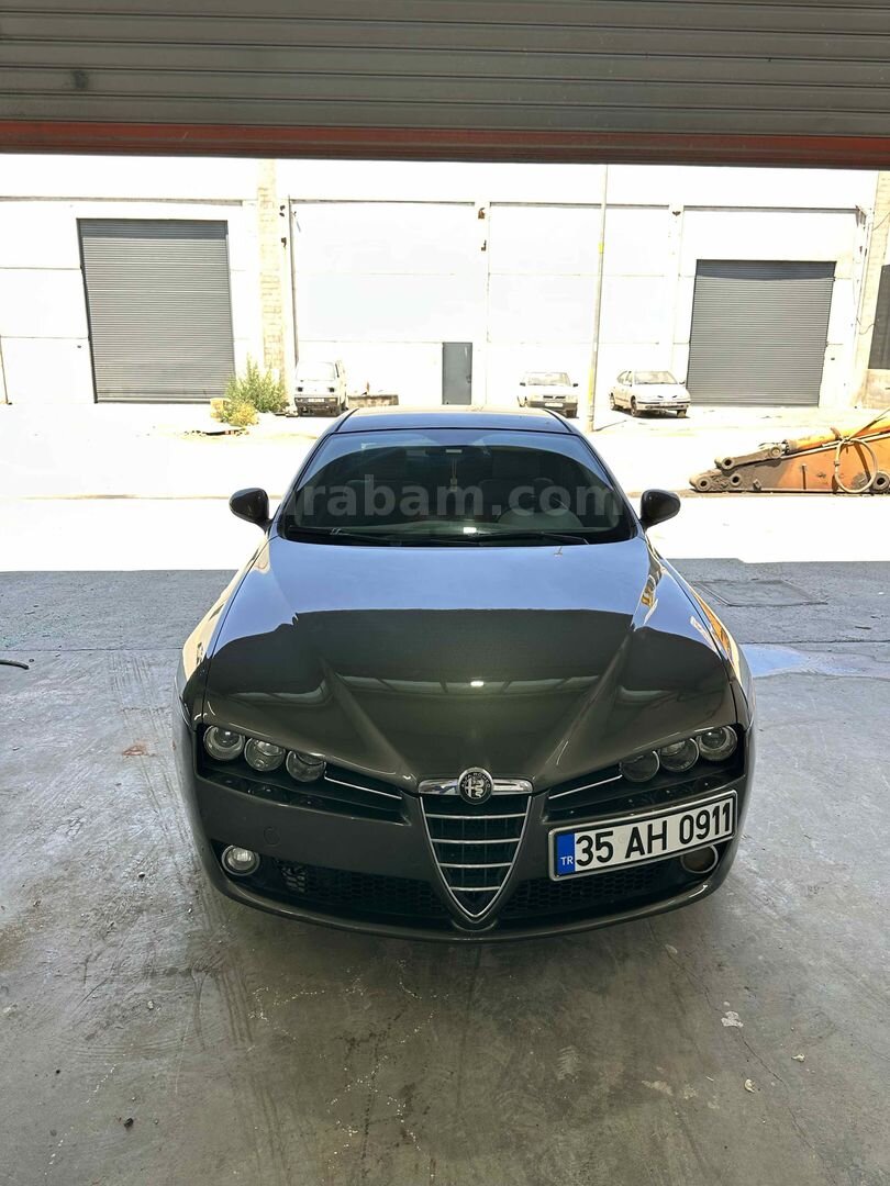 Sahibinden Alfa Romeo 159 1.9 JTD Distinctive 2006 Model İzmir 390.000 km Gri (titanyum) 2