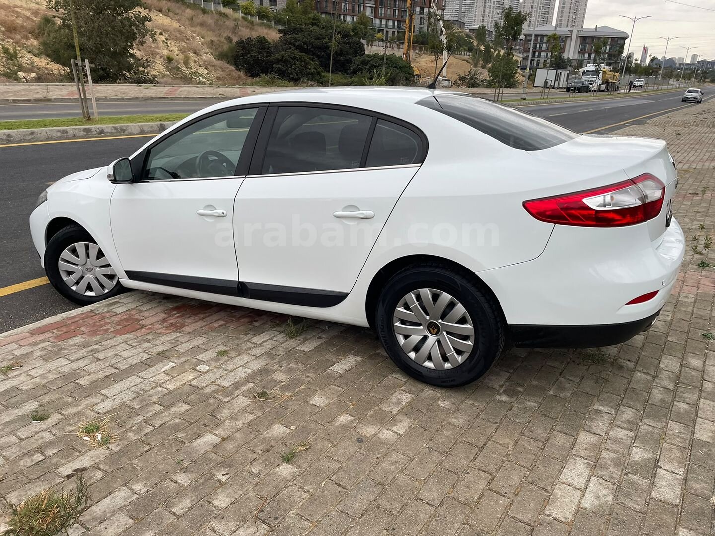 Galeriden Renault Fluence 1.5 dCi Joy 2013 Model İstanbul 242.500 km Beyaz 6