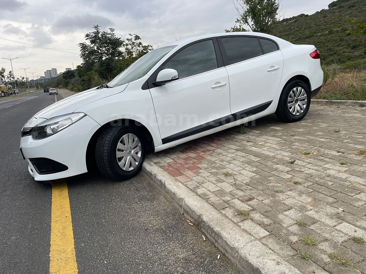 Galeriden Renault Fluence 1.5 dCi Joy 2013 Model İstanbul 242.500 km Beyaz 4