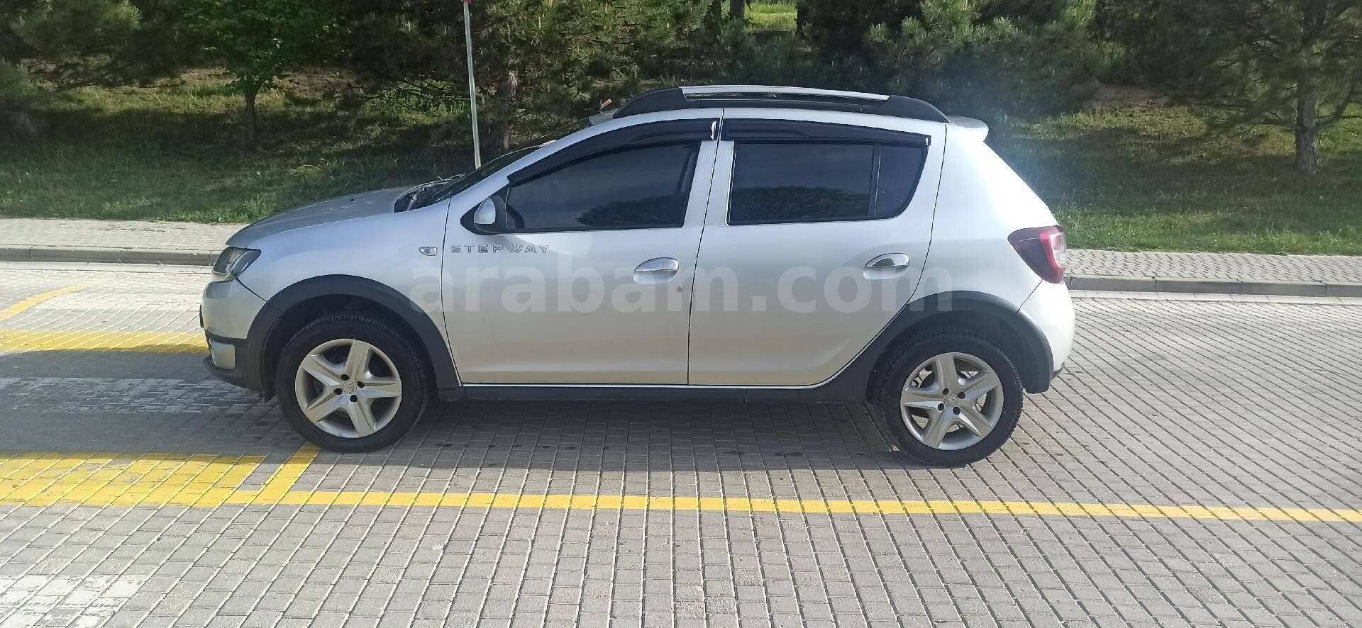 Sahibinden Dacia Sandero 0.9 TCe Stepway Ambiance 2013 Model 103.000 km Gri 2
