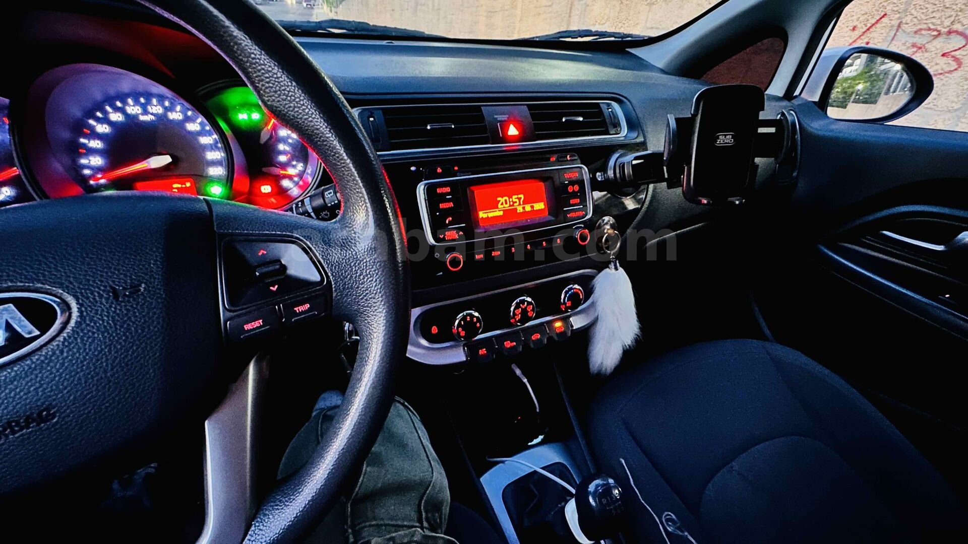 Sahibinden Kia Rio 1.4 CRDi Comfort 2015 Model 252.000 km Beyaz 3