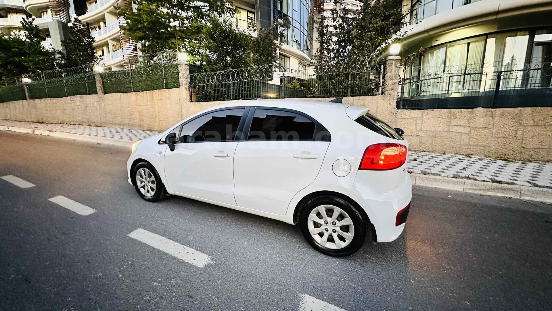 Sahibinden Kia Rio 1.4 CRDi Comfort 2015 Model 252.000 km Beyaz 2