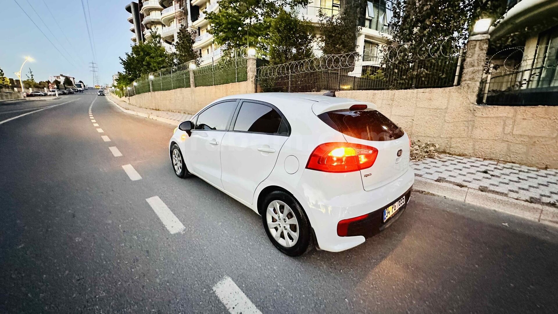 Sahibinden Kia Rio 1.4 CRDi Comfort 2015 Model 252.000 km Beyaz 5