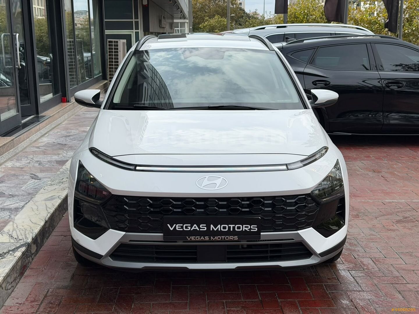 -VEGAS MOTORS- 2025 HYUNDAI BAYON 1.0 T-GDI ELITE SUNROOF NAVI 4