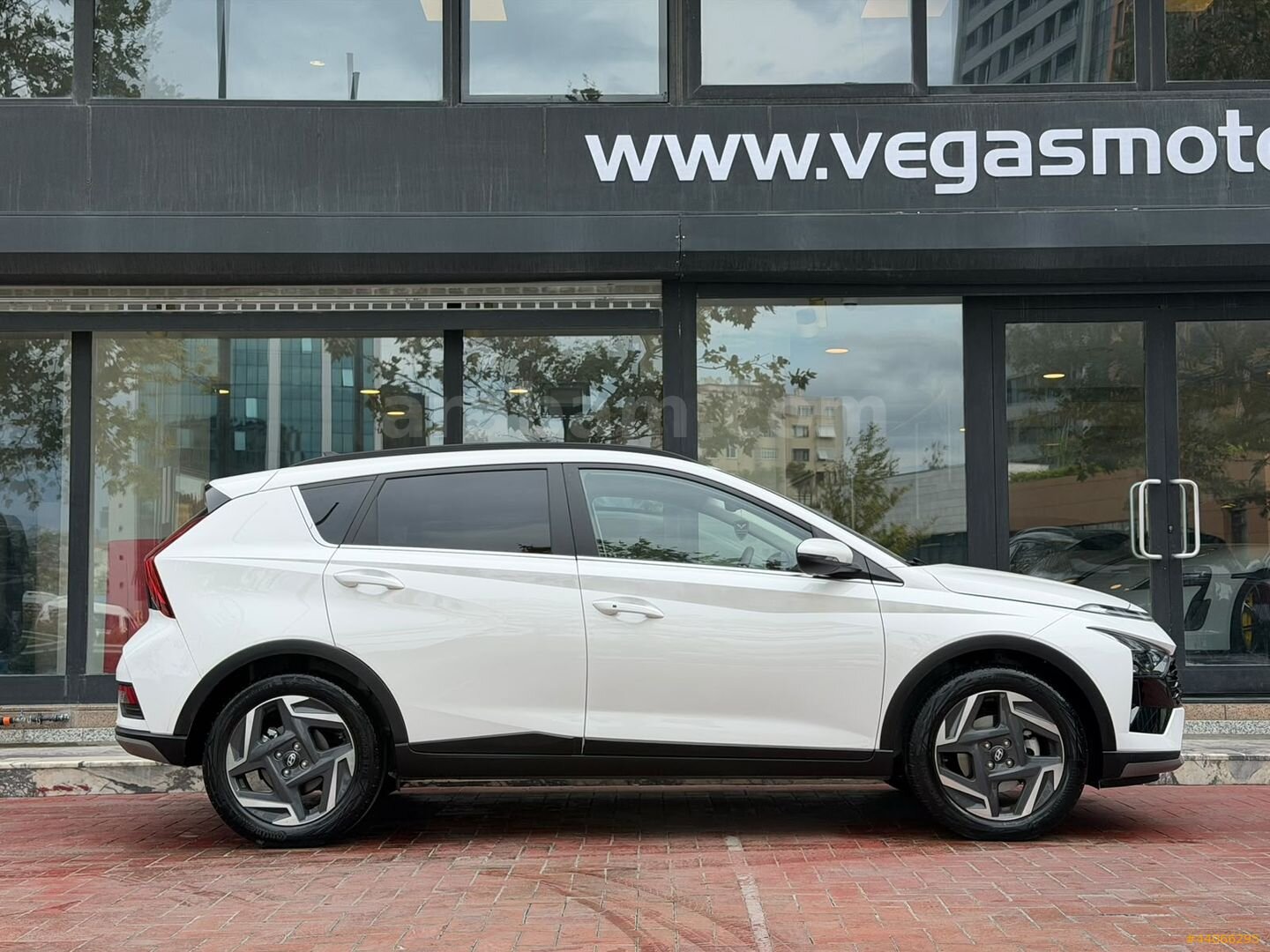 -VEGAS MOTORS- 2025 HYUNDAI BAYON 1.0 T-GDI ELITE SUNROOF NAVI 6