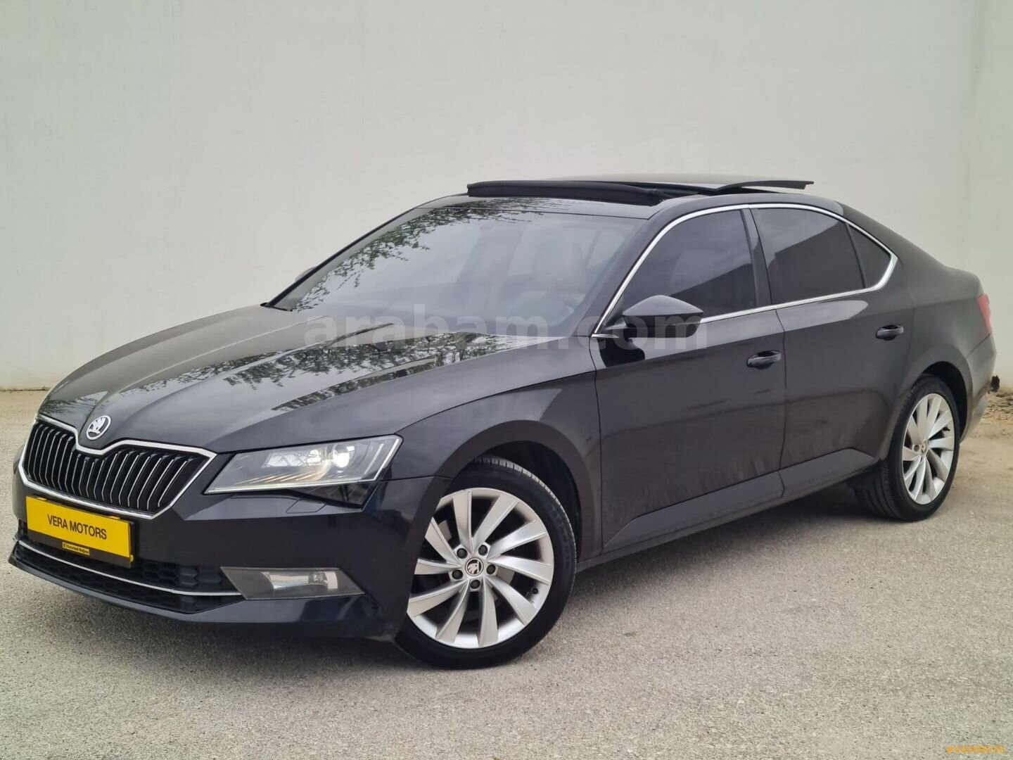 Galeriden Skoda SuperB 1.6 TDI Prestige 2018 Model Denizli 137.000 km Siyah 3