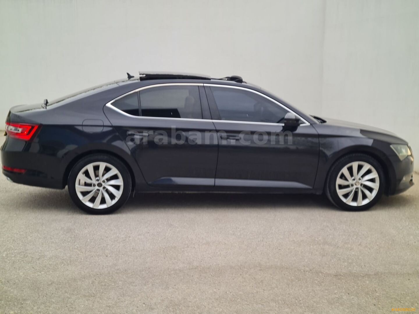 Galeriden Skoda SuperB 1.6 TDI Prestige 2018 Model Denizli 137.000 km Siyah 5