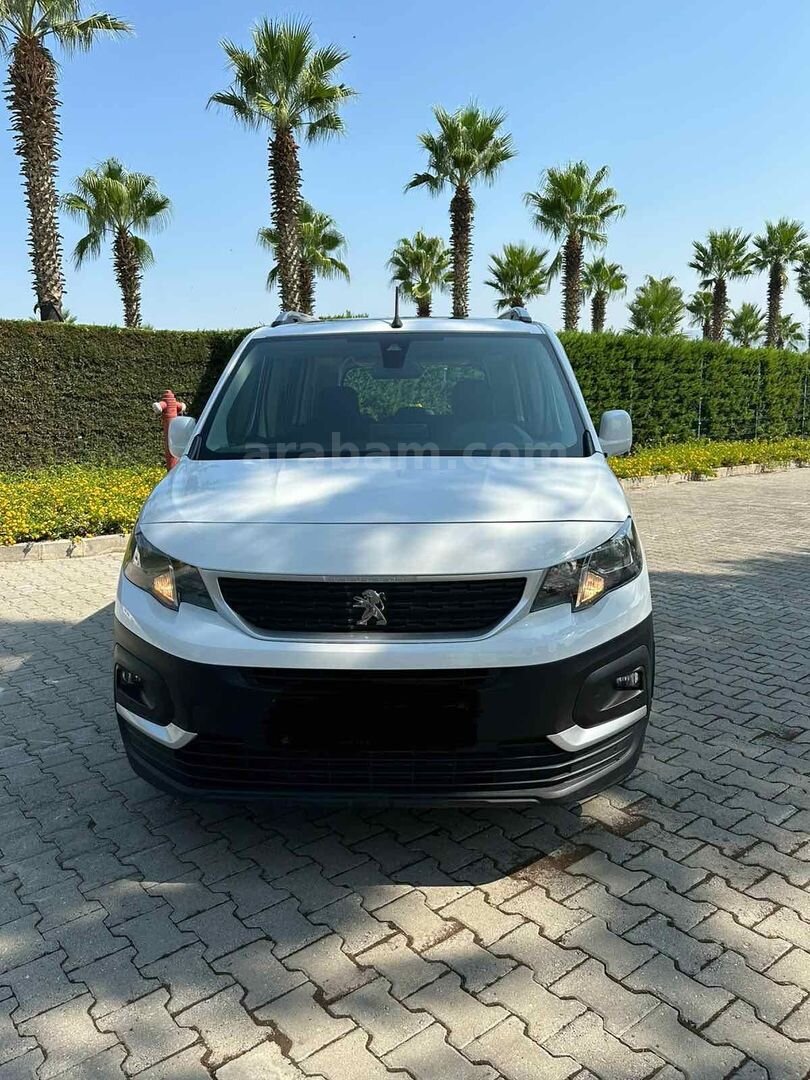 Sahibinden Peugeot Rifter 1.5 BlueHDI Active Skypack 2020 Model İstanbul 210.000 km Beyaz 3