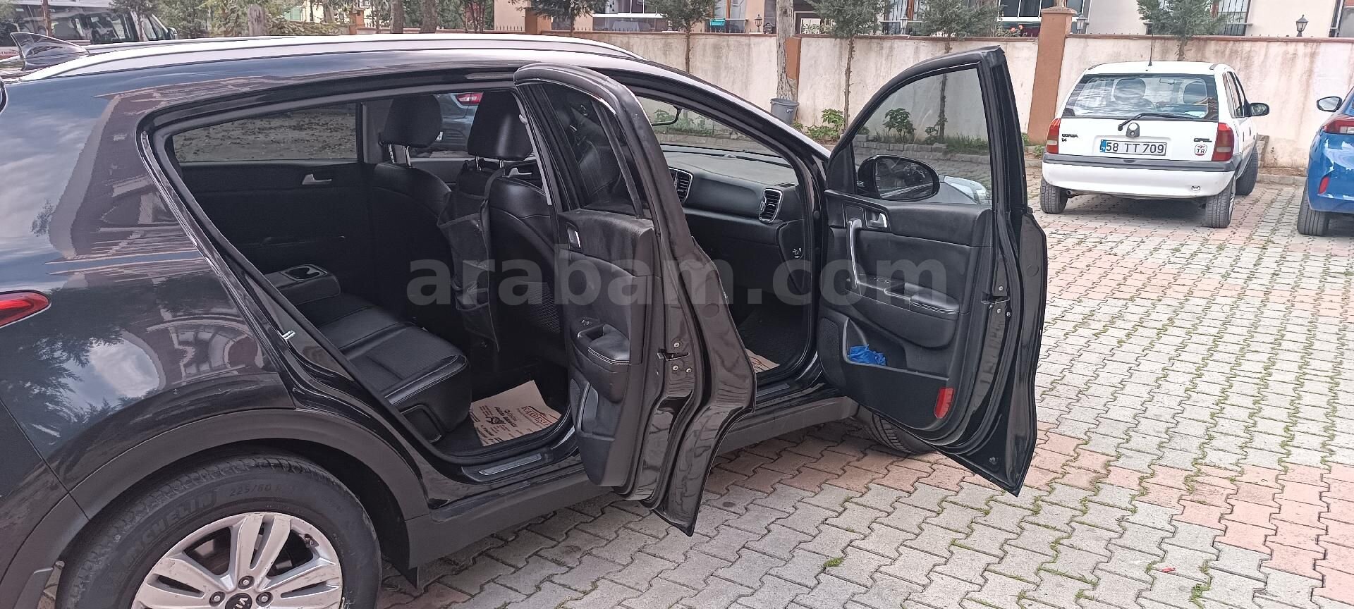 Sahibinden Kia Sportage 1.6 GDI Premium 2017 Model İstanbul 103.000 km Siyah 4
