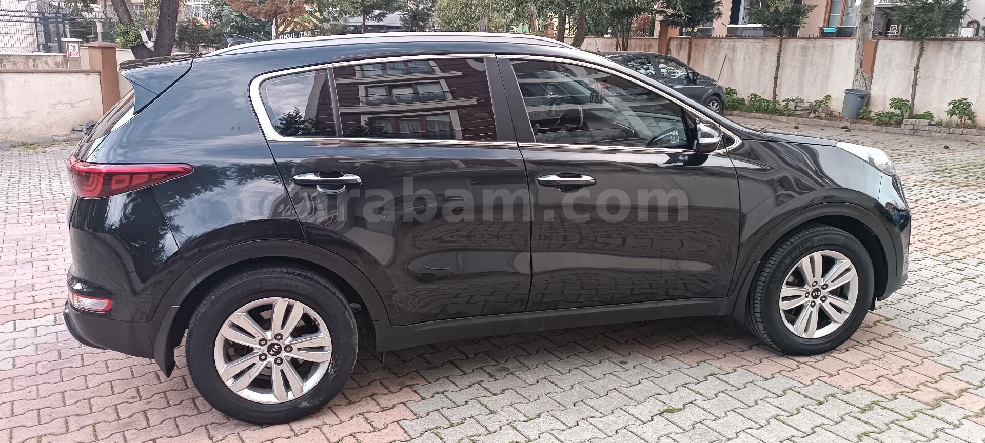 Sahibinden Kia Sportage 1.6 GDI Premium 2017 Model İstanbul 103.000 km Siyah 6