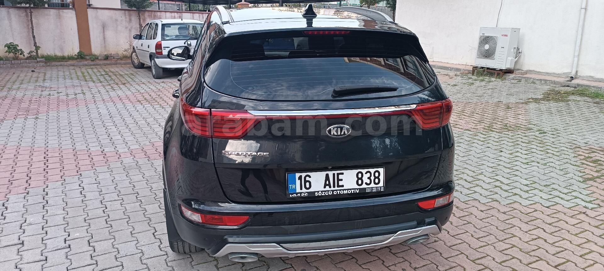 Sahibinden Kia Sportage 1.6 GDI Premium 2017 Model İstanbul 103.000 km Siyah 7