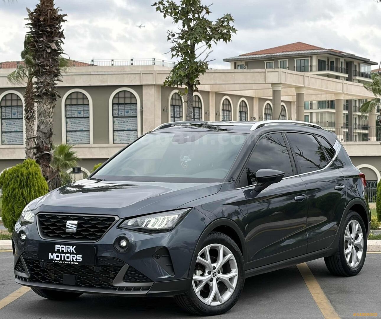 Galeriden Seat Arona 1.0 EcoTSI FR 2024 Model İstanbul 44.000 km Gri 3