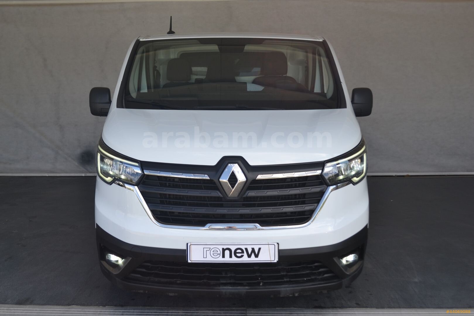 Galeriden Renault Trafic 2.0 DCI Grand Confort 2022 Model Gaziantep 116.968 km Beyaz 2