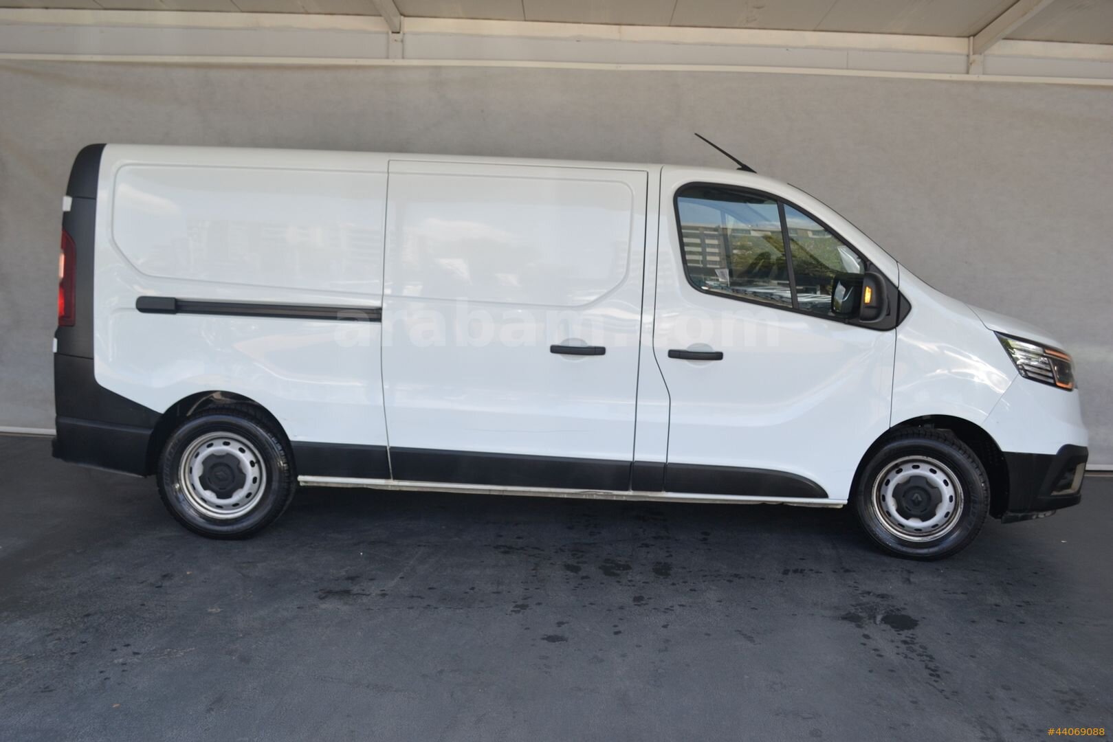 Galeriden Renault Trafic 2.0 DCI Grand Confort 2022 Model Gaziantep 116.968 km Beyaz 7
