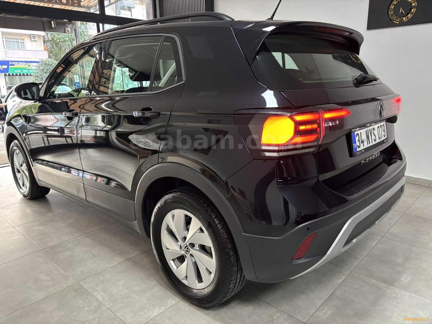 Galeriden Volkswagen T-Cross 1.0 TSI Life 2025 Model Sakarya 19.000 km Siyah 6