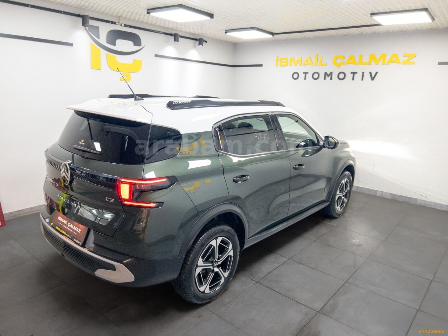 Galeriden Citroen C3 Aircross 1.2 Hybrid Max 2025 Model İzmir 11.116 km Yeşil 6