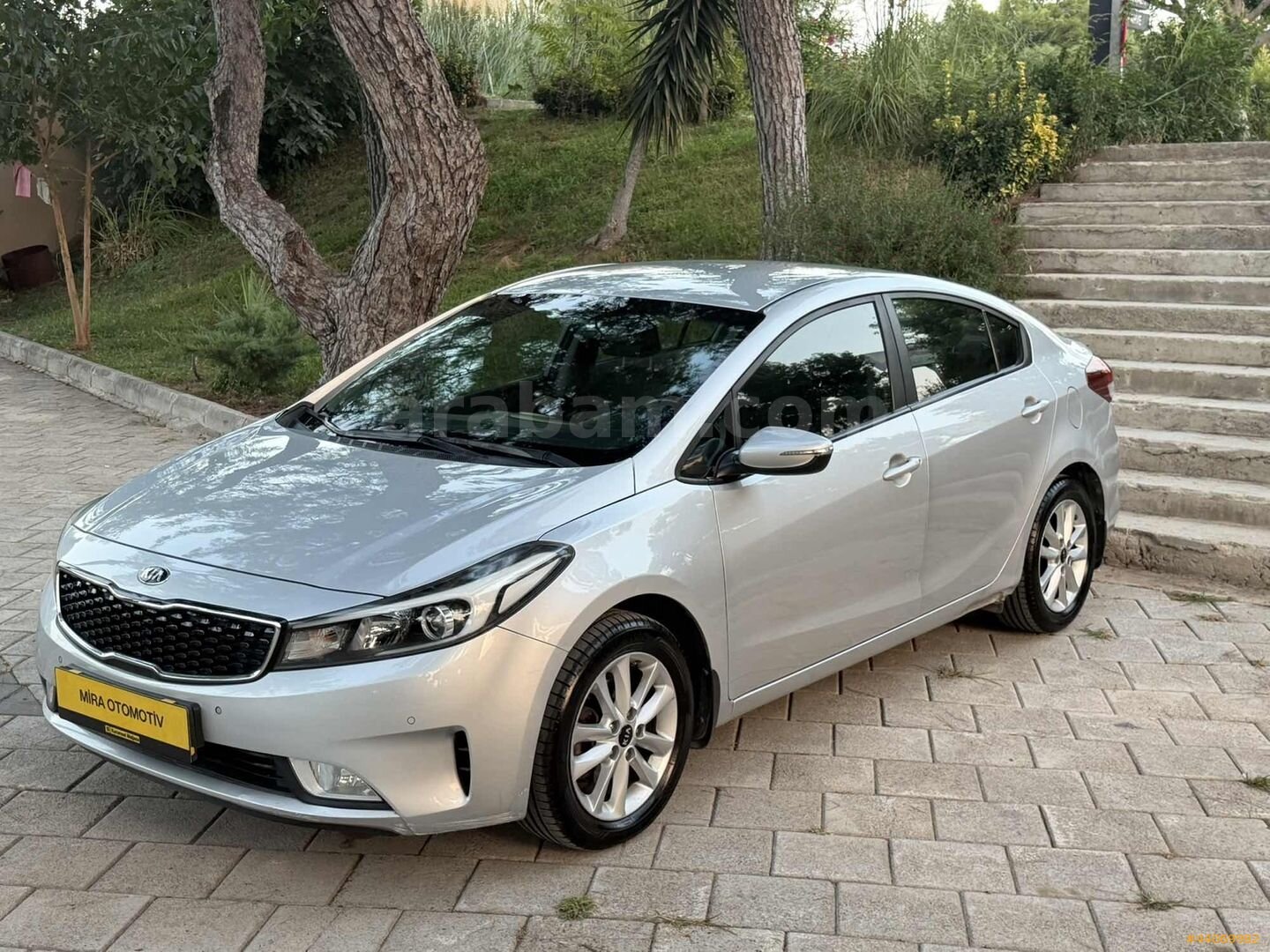 1.6 DİZEL OTOMATİK KİA CERATO HATASIZ BOYASIZ YENİ KASA 4