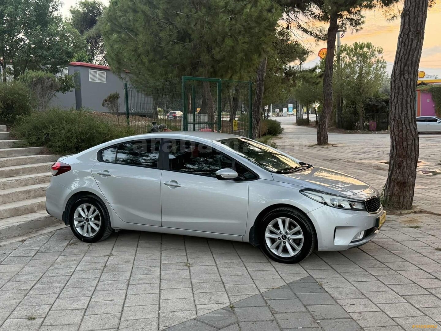 1.6 DİZEL OTOMATİK KİA CERATO HATASIZ BOYASIZ YENİ KASA 2