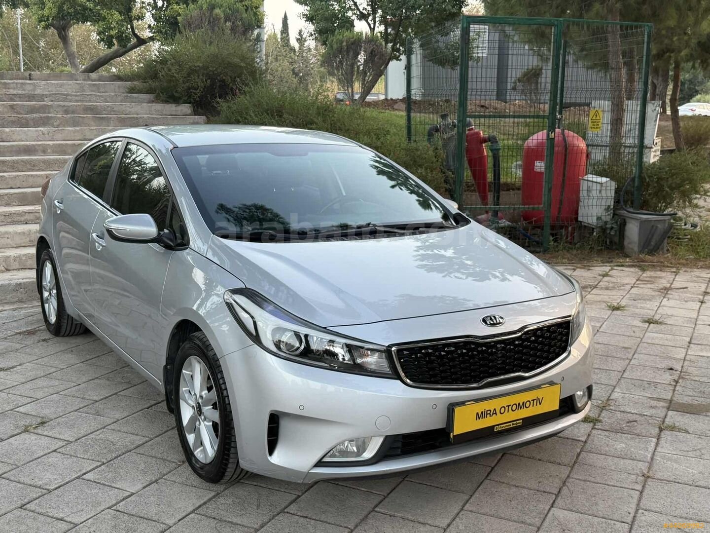 1.6 DİZEL OTOMATİK KİA CERATO HATASIZ BOYASIZ YENİ KASA 3