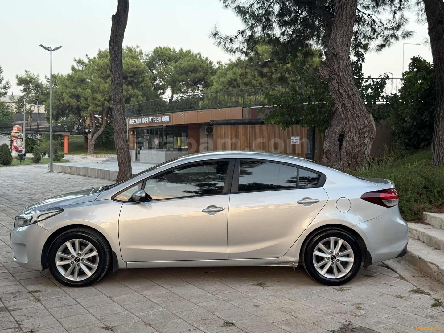 1.6 DİZEL OTOMATİK KİA CERATO HATASIZ BOYASIZ YENİ KASA 7