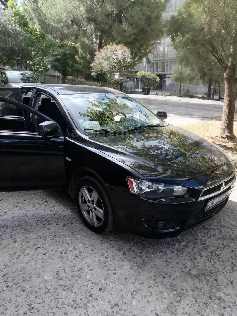 Sahibinden Mitsubishi Lancer 1.5 Invite 2011 Model İstanbul 249.000 km Siyah 2
