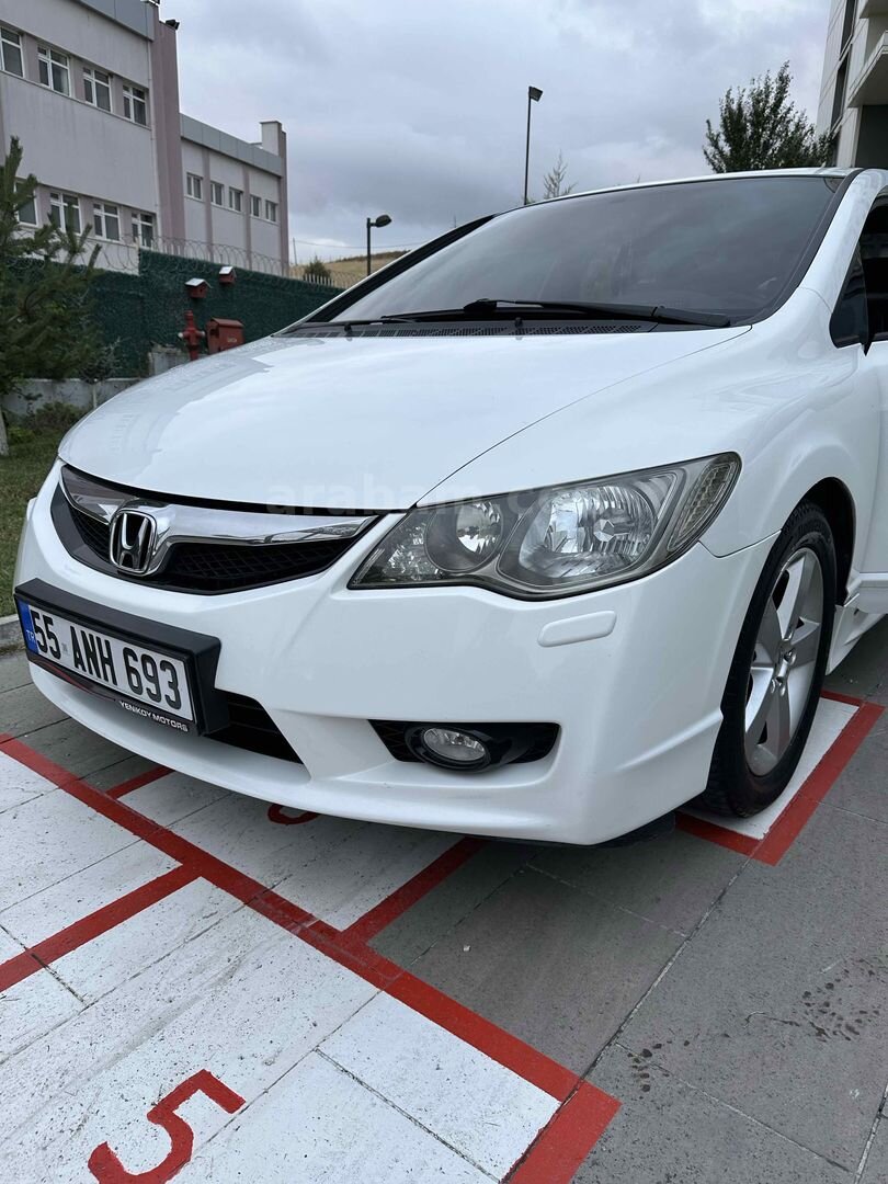 Sahibinden Honda Civic 1.6i VTEC Premium 2011 Model 1