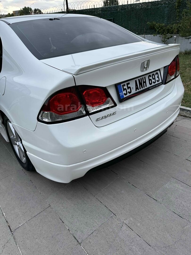 Sahibinden Honda Civic 1.6i VTEC Premium 2011 Model 4