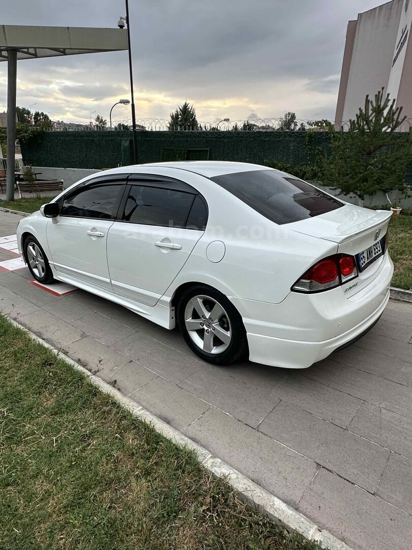 Sahibinden Honda Civic 1.6i VTEC Premium 2011 Model 6