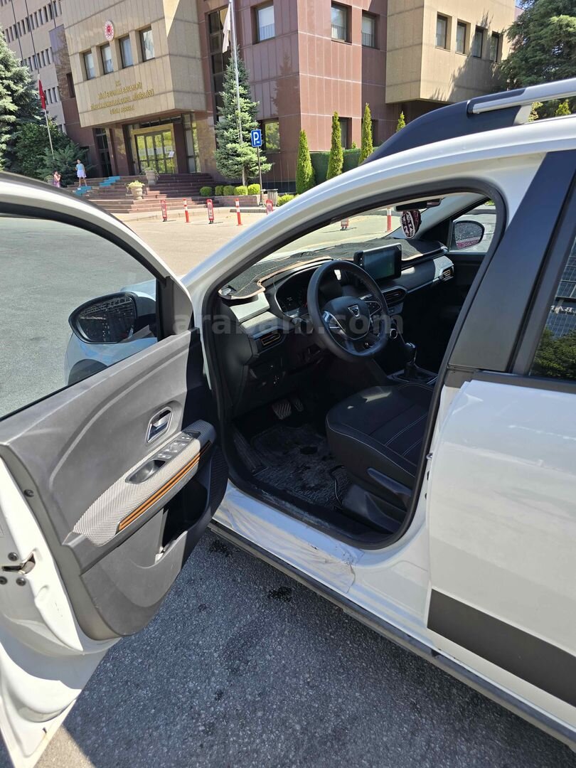 Sahibinden Dacia Sandero Stepway 1.0 Tce Prestige 2022 Model 38.600 km Beyaz 2