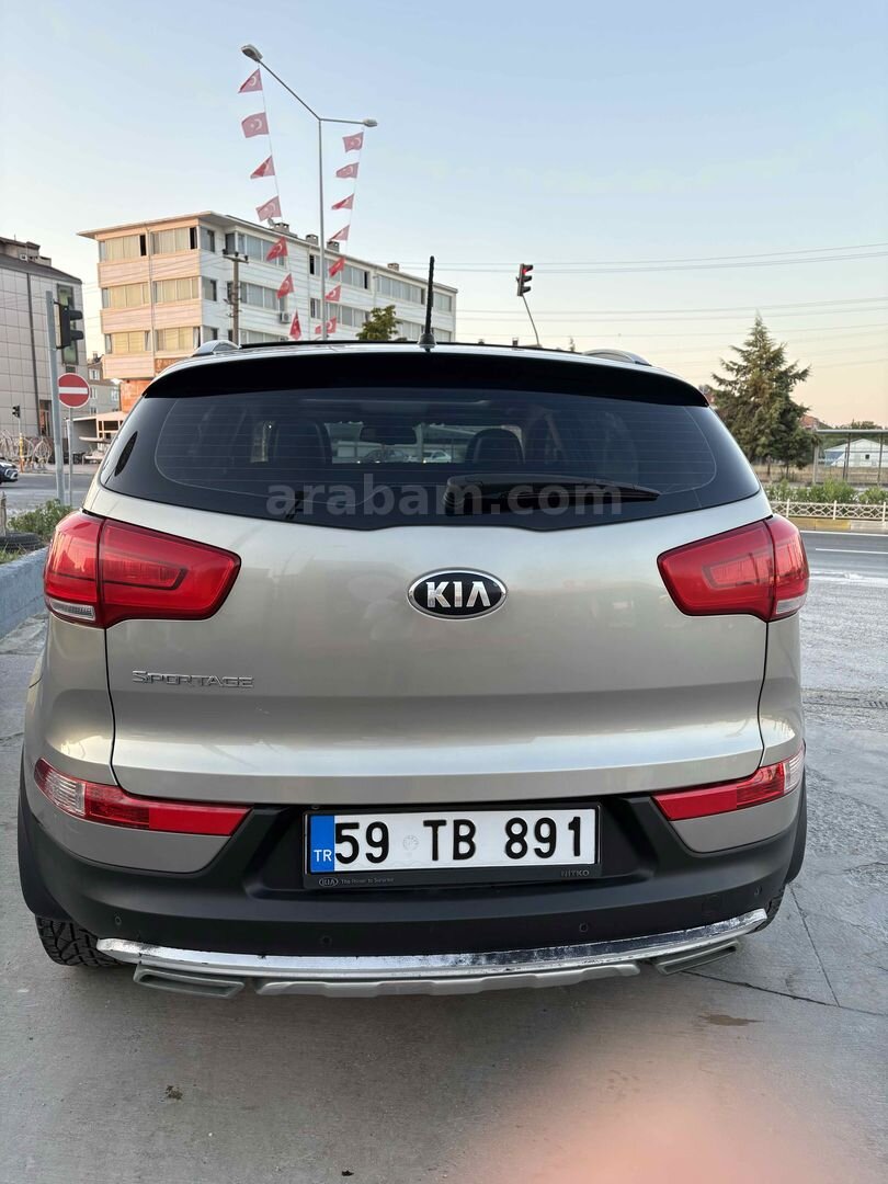 Sahibinden Kia Sportage 1.6 GDI concept plus 2015 Model 207.000 km Kahverengi 4