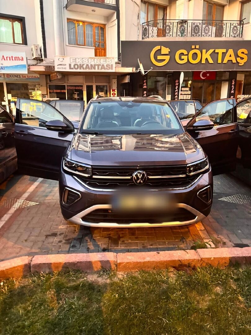 Sahibinden Volkswagen T-Cross 1.0 TSI Style 2026 Model Manisa 8.750 km Gri 1