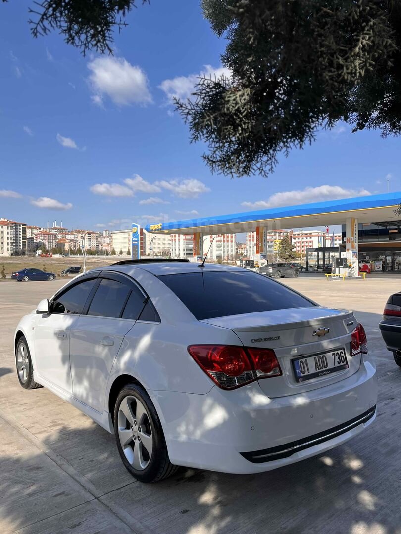 Sahibinden Chevrolet Cruze 1.6 Design Edition 2012 Model Ankara 167.000 km Beyaz 7