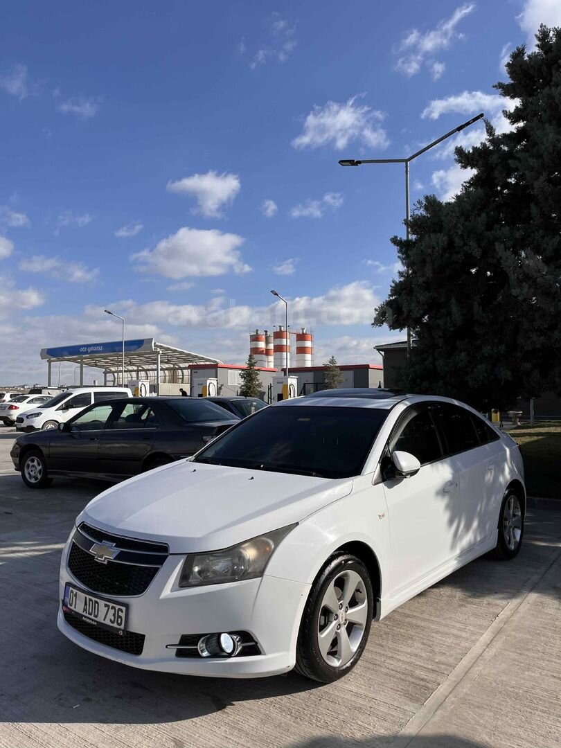 Sahibinden Chevrolet Cruze 1.6 Design Edition 2012 Model Ankara 167.000 km Beyaz 4