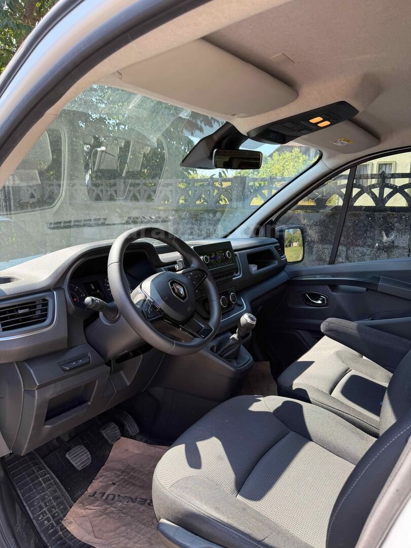 Sahibinden Renault Trafic 2.0 DCI Grand Confort 2024 Model Sakarya 122.000 km Beyaz 7