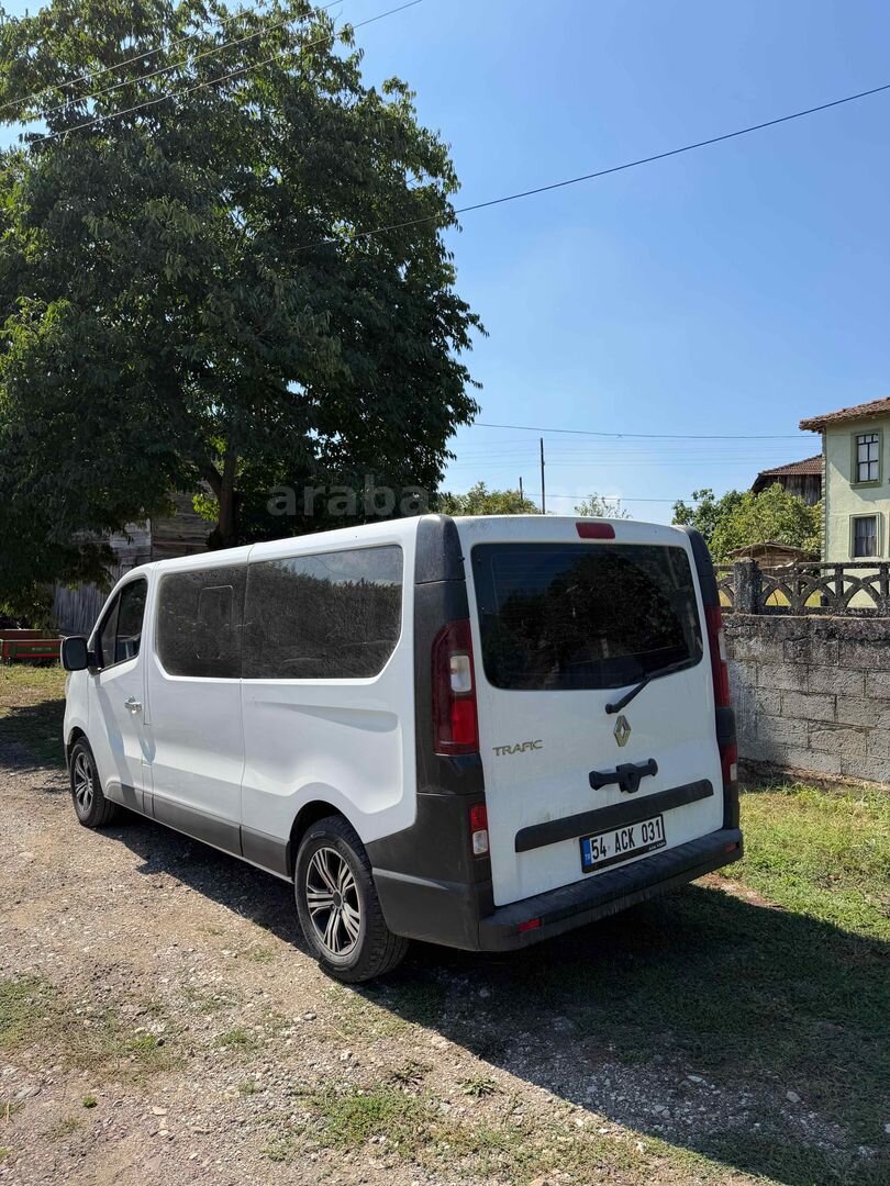 Sahibinden Renault Trafic 2.0 DCI Grand Confort 2024 Model Sakarya 122.000 km Beyaz 2