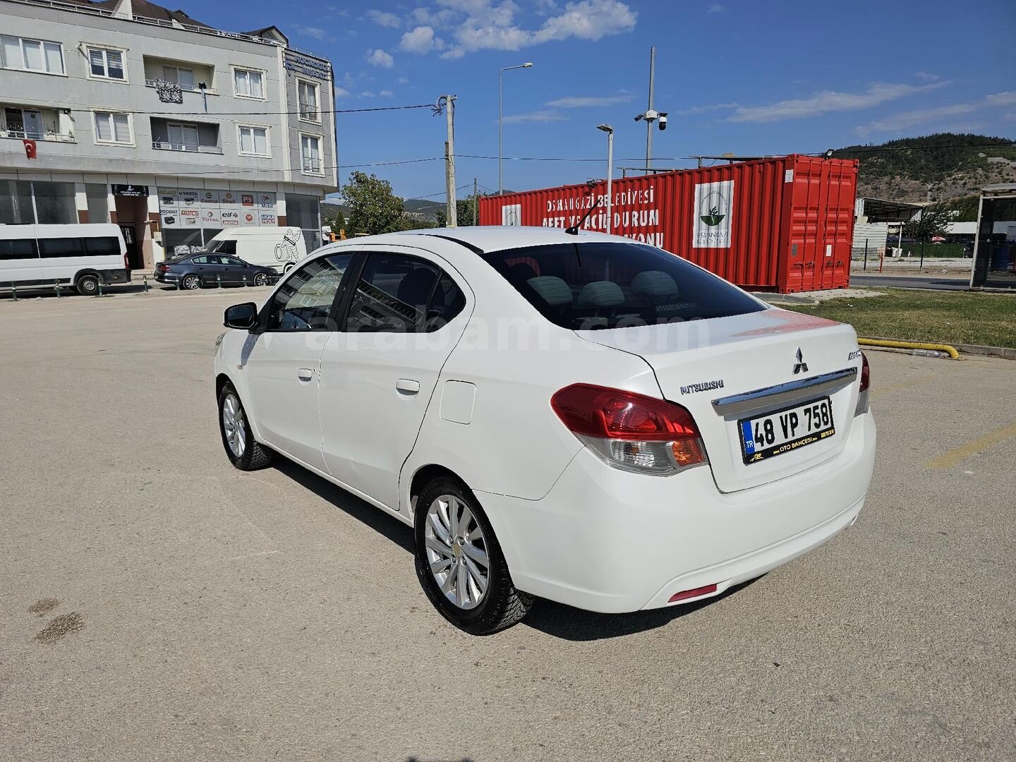 Sahibinden Mitsubishi Attrage 1.2 Intense 2015 Model Bursa 33.000 km Beyaz 7