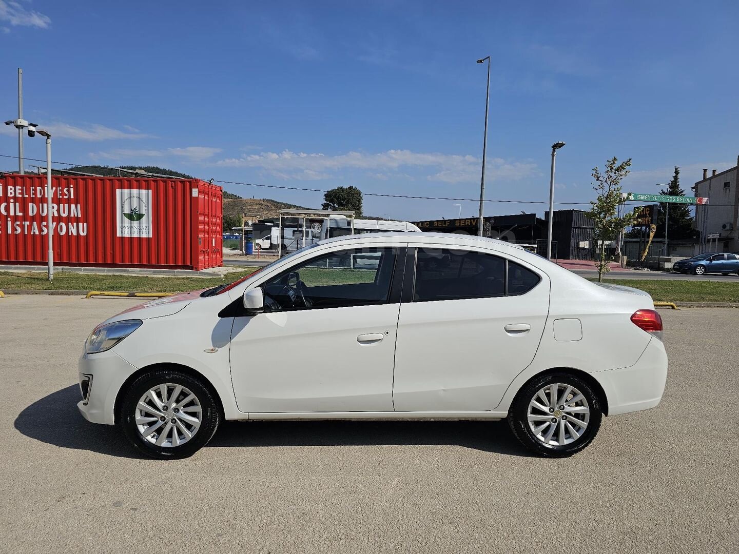 Sahibinden Mitsubishi Attrage 1.2 Intense 2015 Model Bursa 33.000 km Beyaz 5
