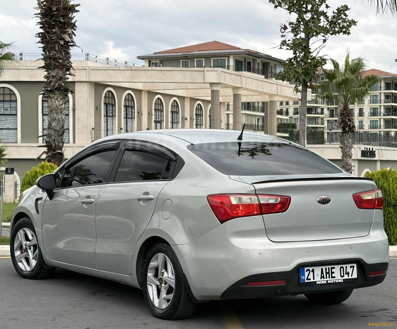 FARK MOTORS | 2013 KİA RİO MASRAFSIZ LPG BENZİN MANUEL LANSMAN 4
