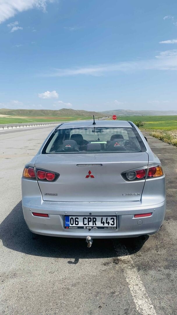 Sahibinden Mitsubishi Lancer 1.6 Invite 2011 Model Ankara 295.000 km Gri (Gümüş) 6