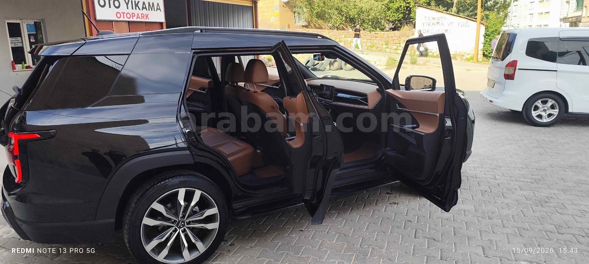 Sahibinden KGM SsangYong Torres 1.5 GDI 2023 Model Bitlis 24.000 km Siyah 4