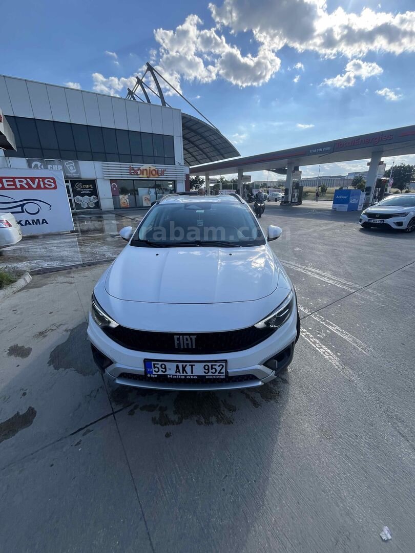 Sahibinden Fiat Egea Cross 1.4 Fire Urban 2024 Model 18.500 km Beyaz 3