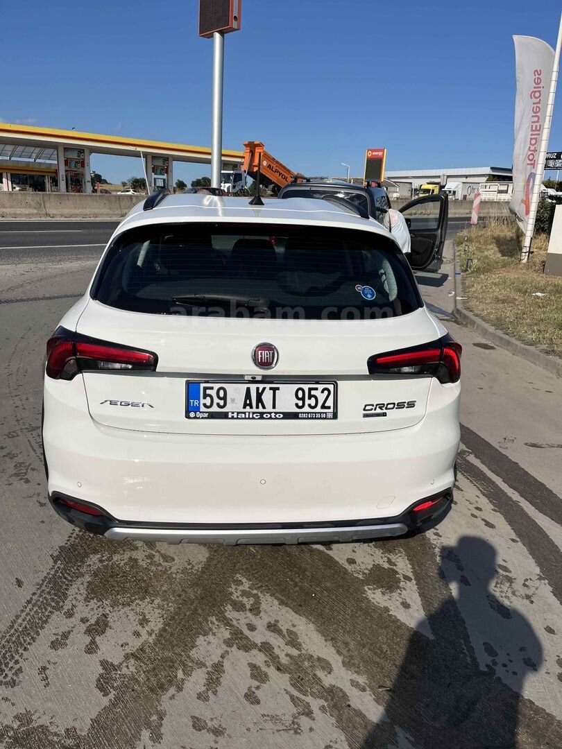 Sahibinden Fiat Egea Cross 1.4 Fire Urban 2024 Model 18.500 km Beyaz 2