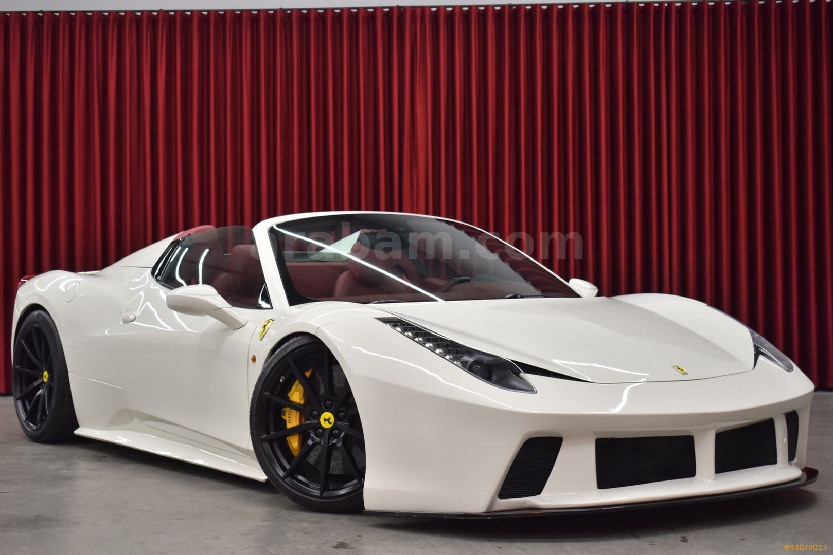 Galeriden Ferrari 458 Spider 2012 Model İstanbul 36.700 km Beyaz 1