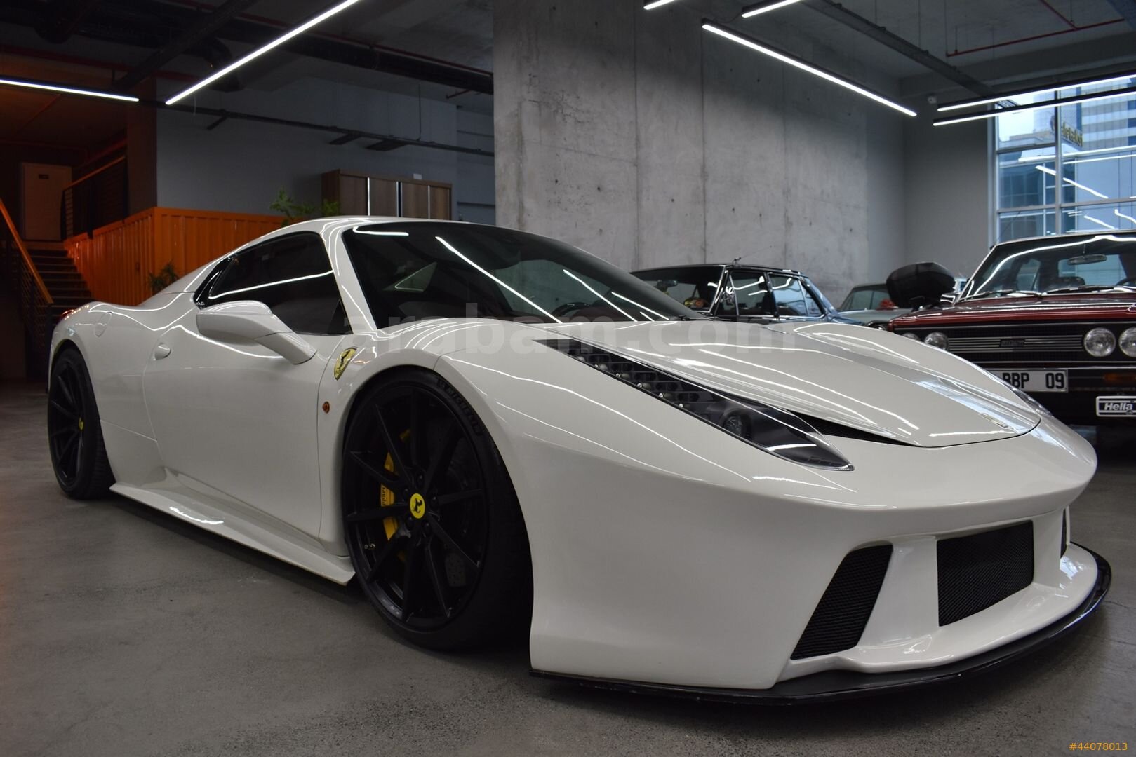 Galeriden Ferrari 458 Spider 2012 Model İstanbul 36.700 km Beyaz 4