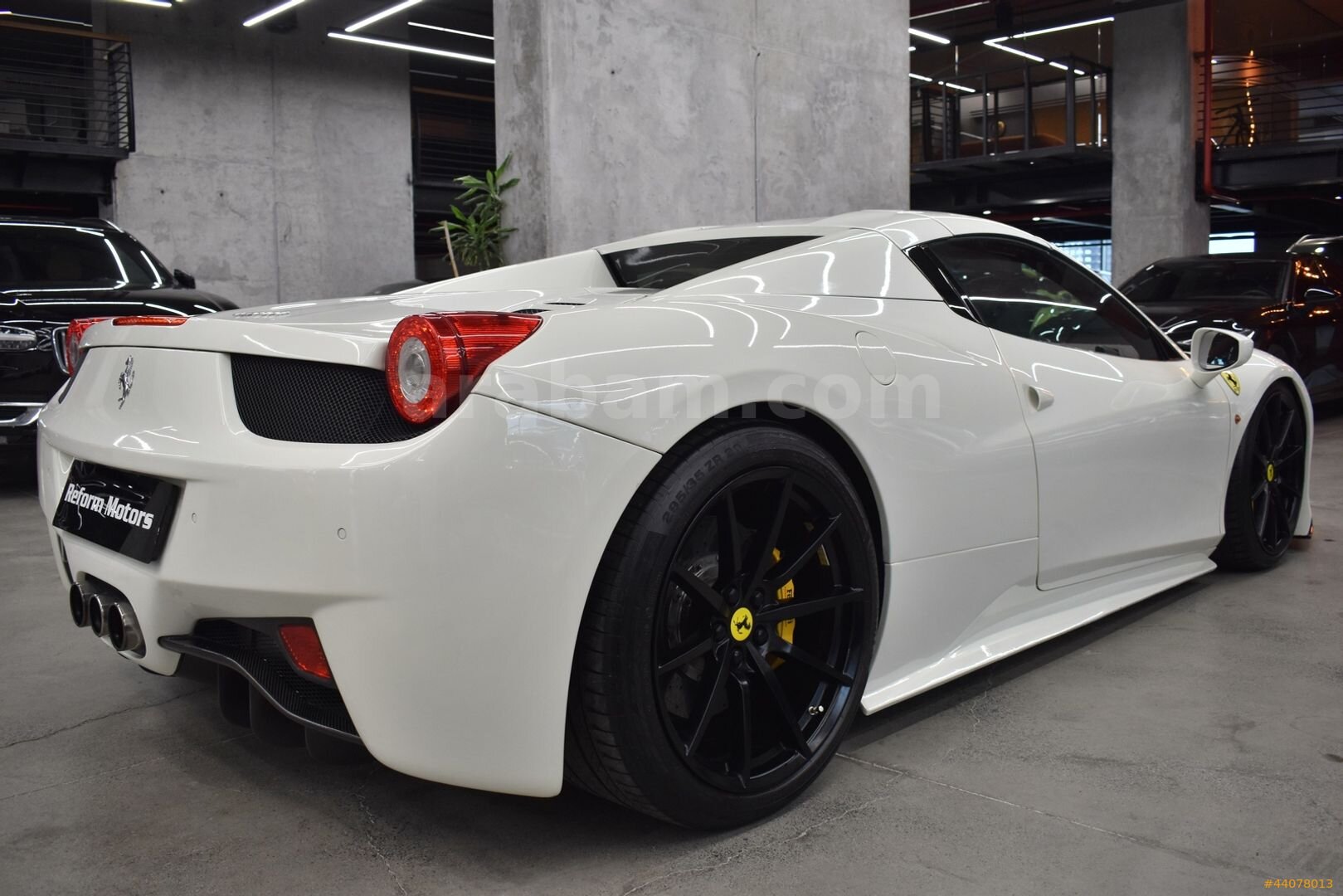Galeriden Ferrari 458 Spider 2012 Model İstanbul 36.700 km Beyaz 7