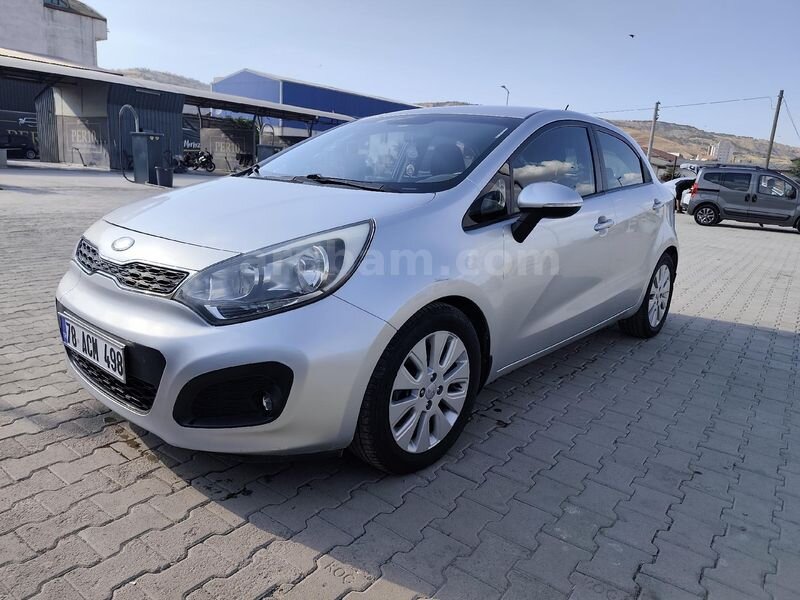 Sahibinden Kia Rio 1.4 CRDi Fancy 2013 Model Ankara 253.000 km Gri