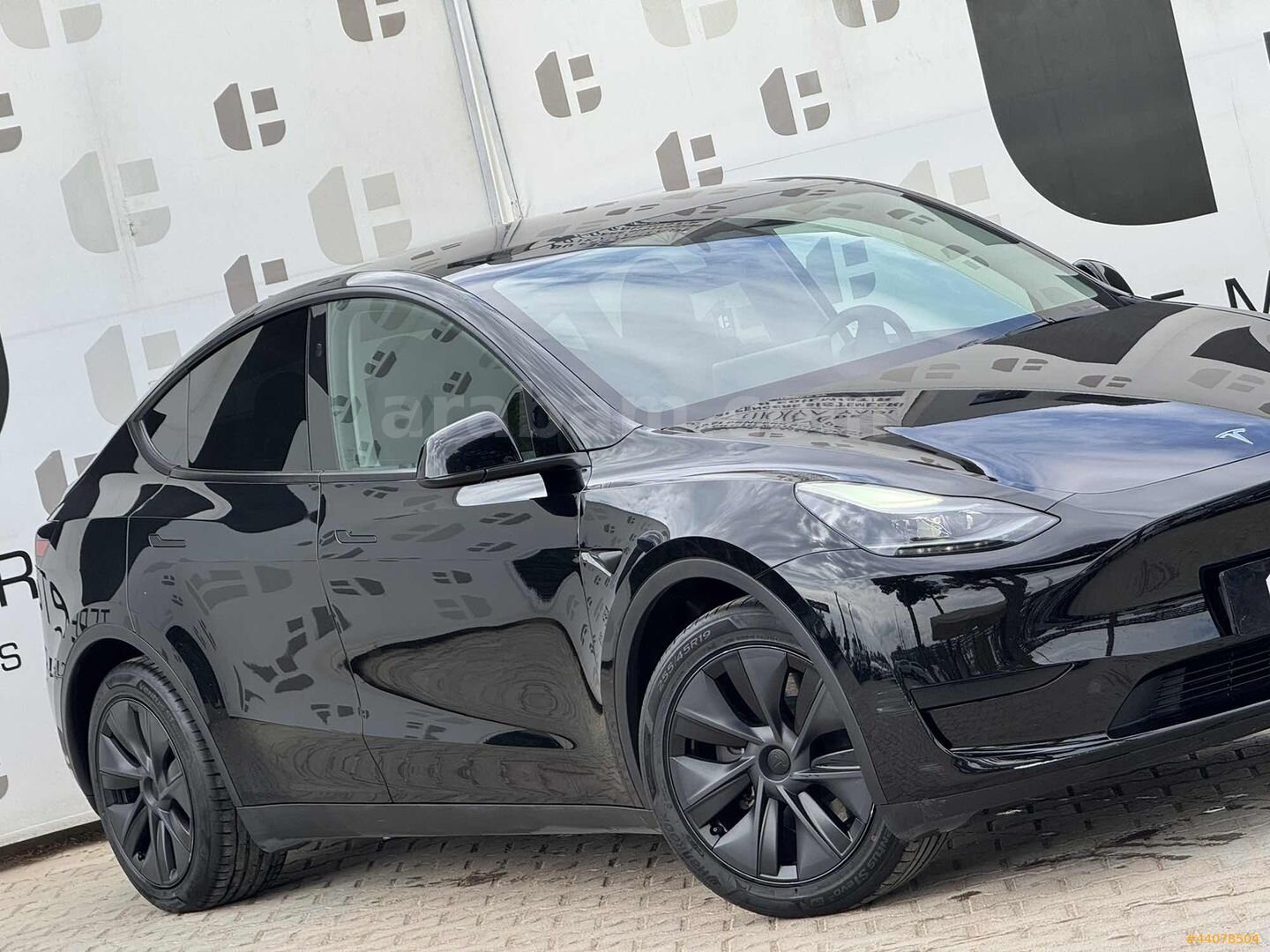 Galeriden Tesla Model Y RWD (Legacy) 2025 Model İzmir 52.000 km Siyah 3