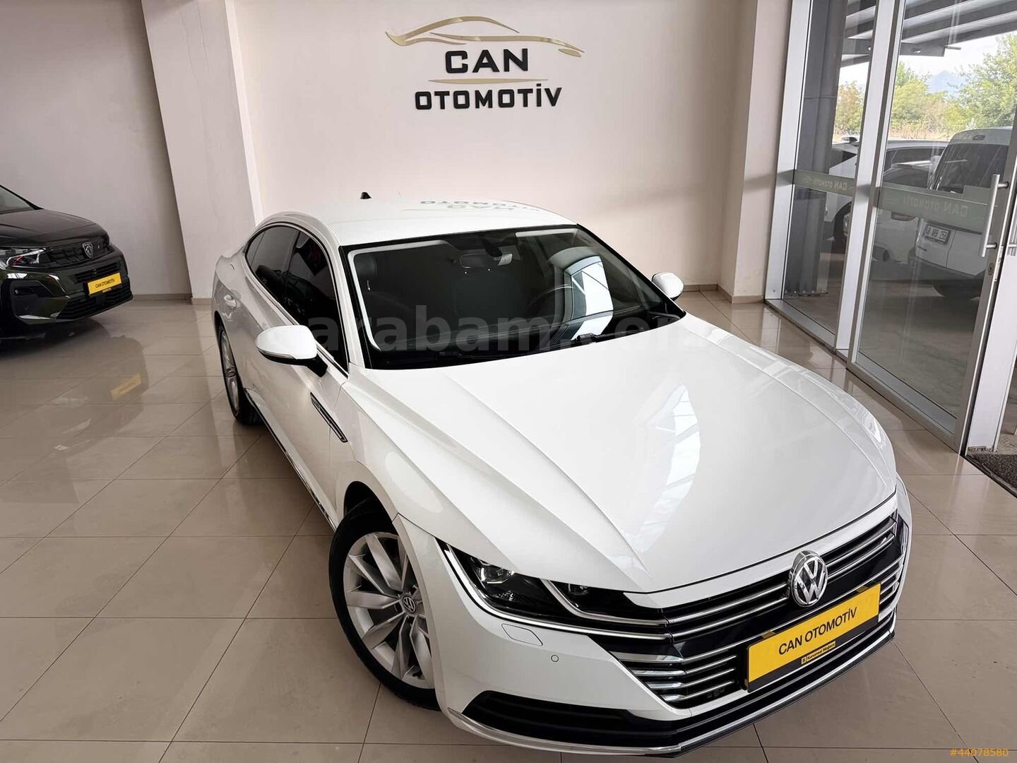 Galeriden Volkswagen Arteon 2.0 TDI Elegance 2017 Model Denizli 187.000 km Beyaz 3