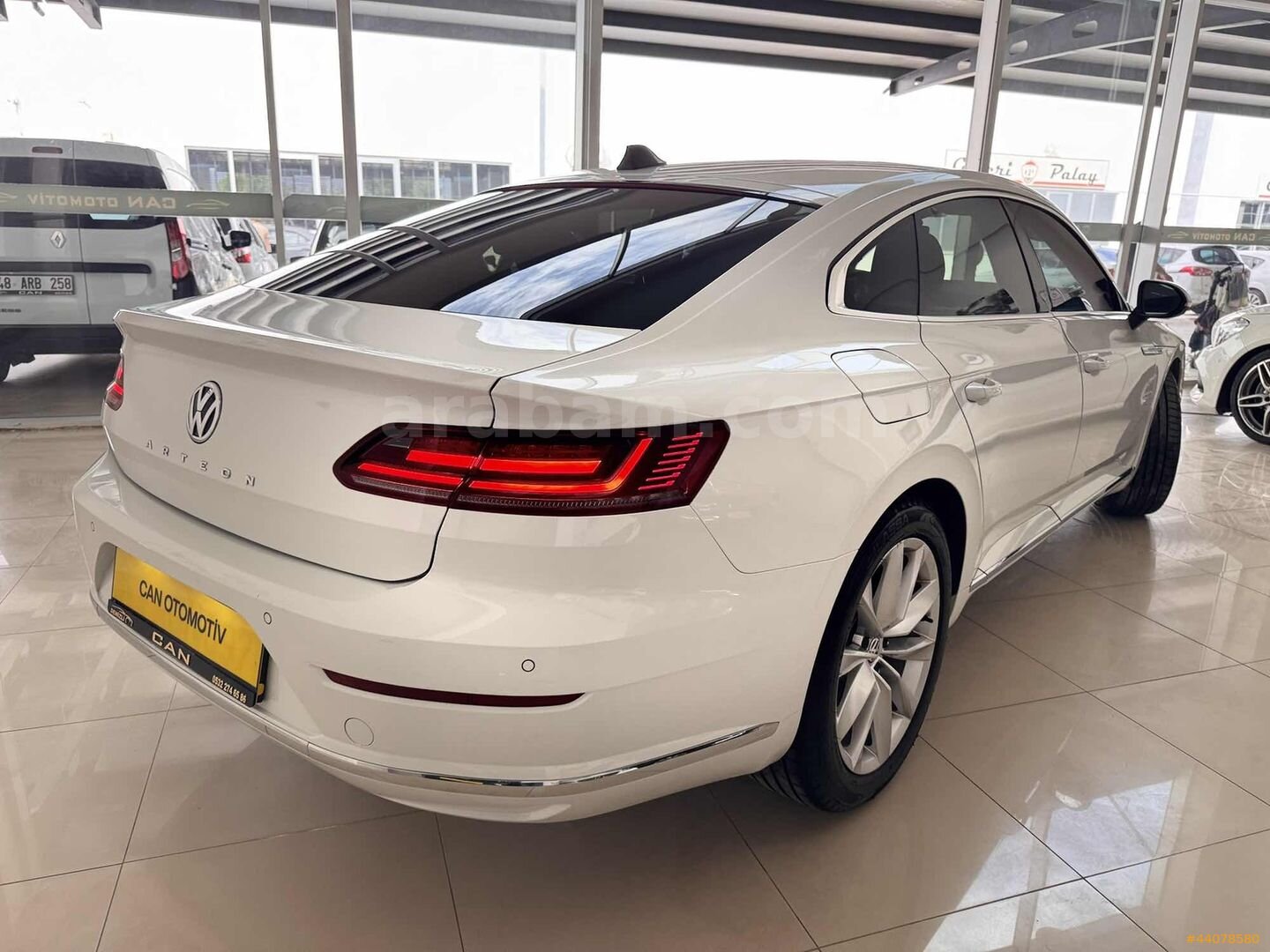 Galeriden Volkswagen Arteon 2.0 TDI Elegance 2017 Model Denizli 187.000 km Beyaz 5
