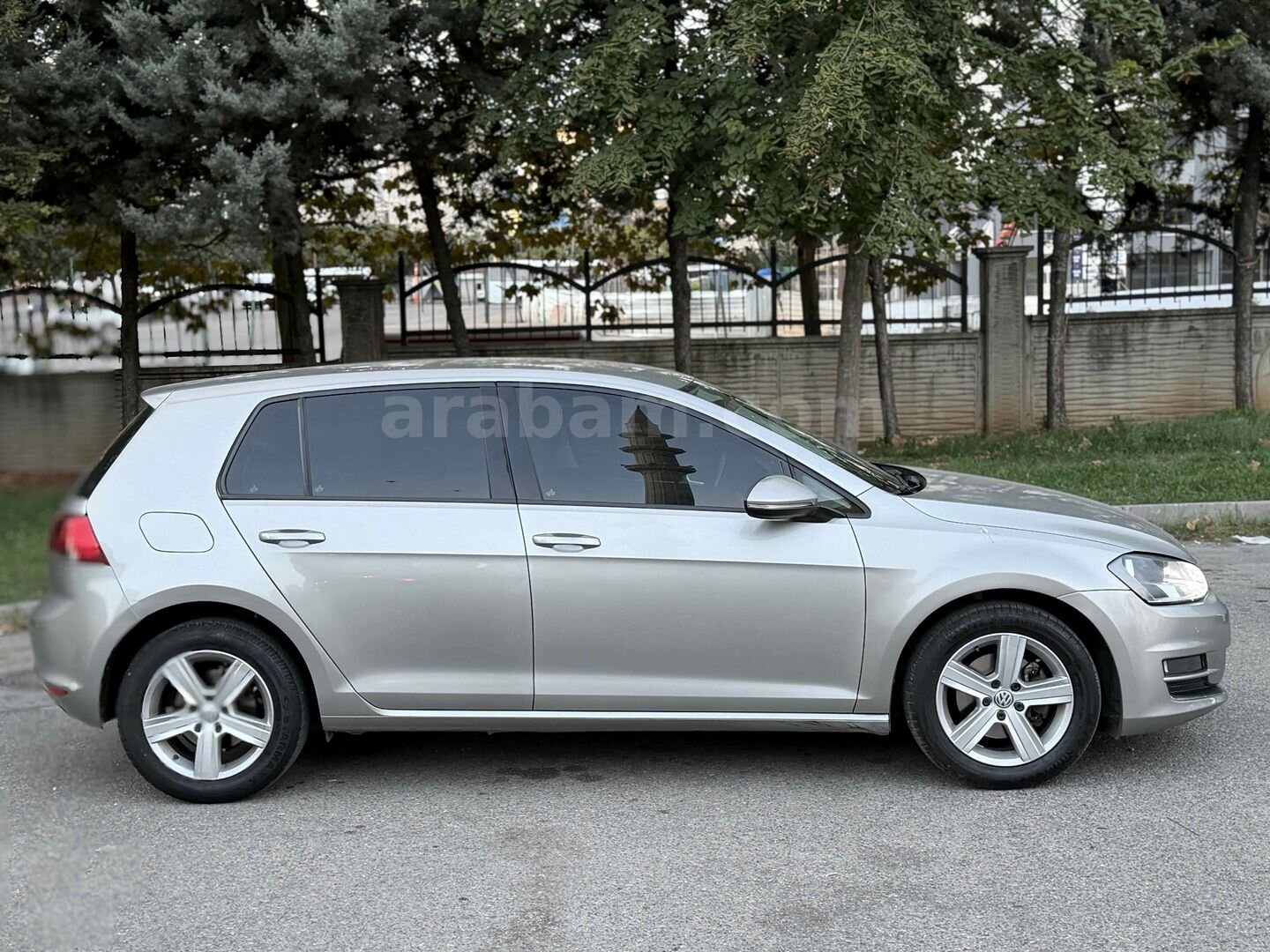 Galeriden Volkswagen Golf 1.6 TDi BlueMotion Comfortline 2015 Model İstanbul 169.000 km Gri 7